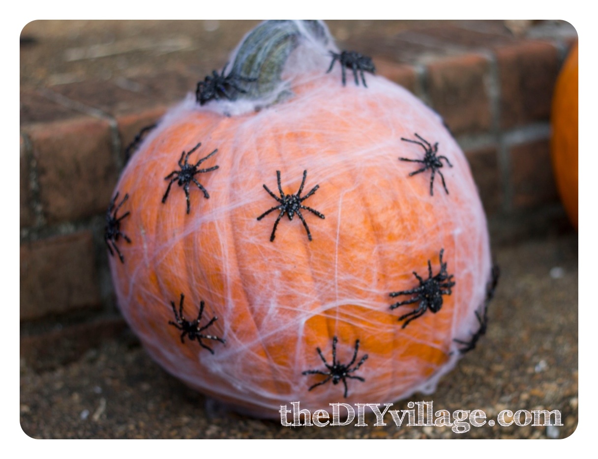 halloween-sparkly-spider-pumpkin-the-diy-village