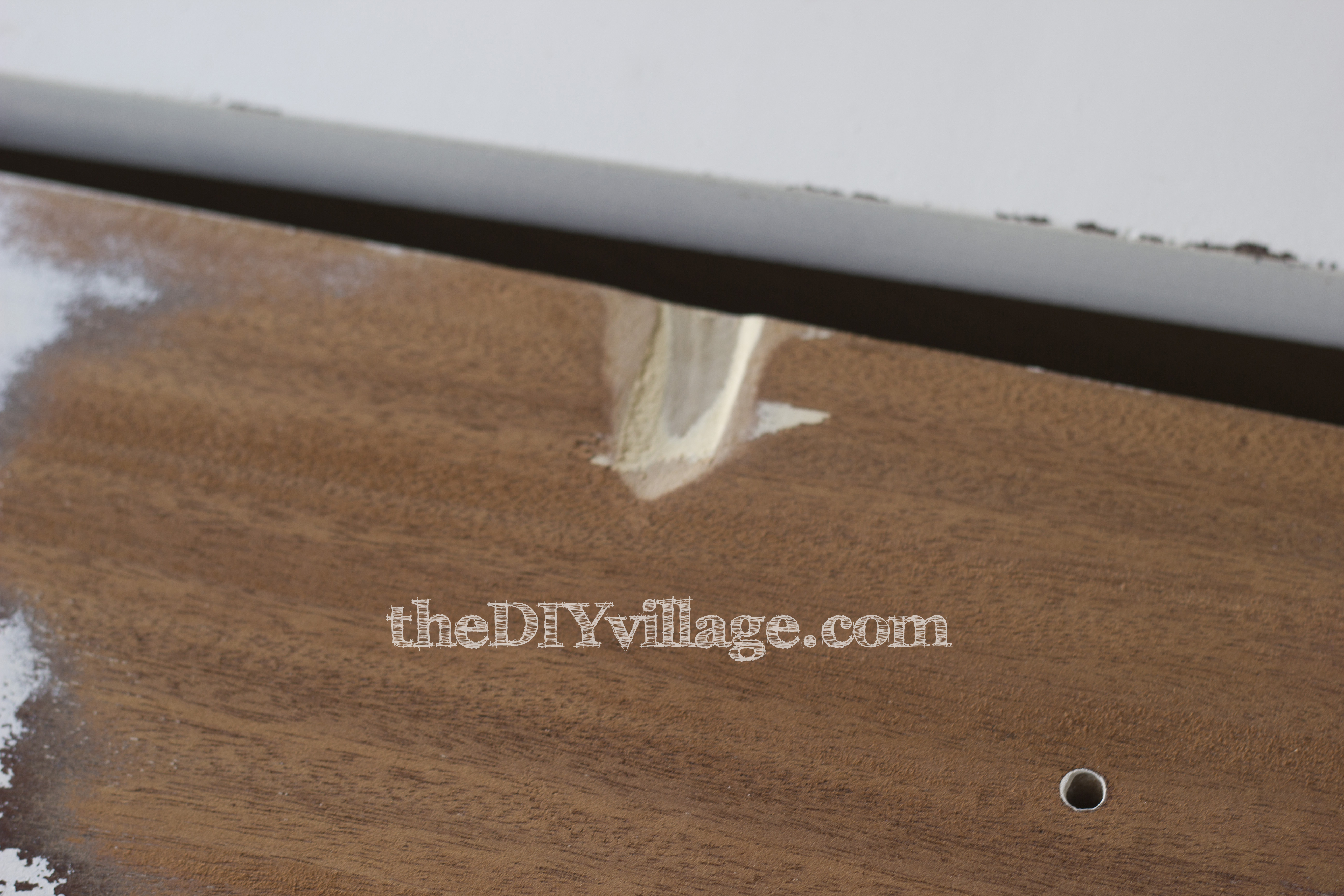 How to repair furniture using Bondo - theDIYvillage