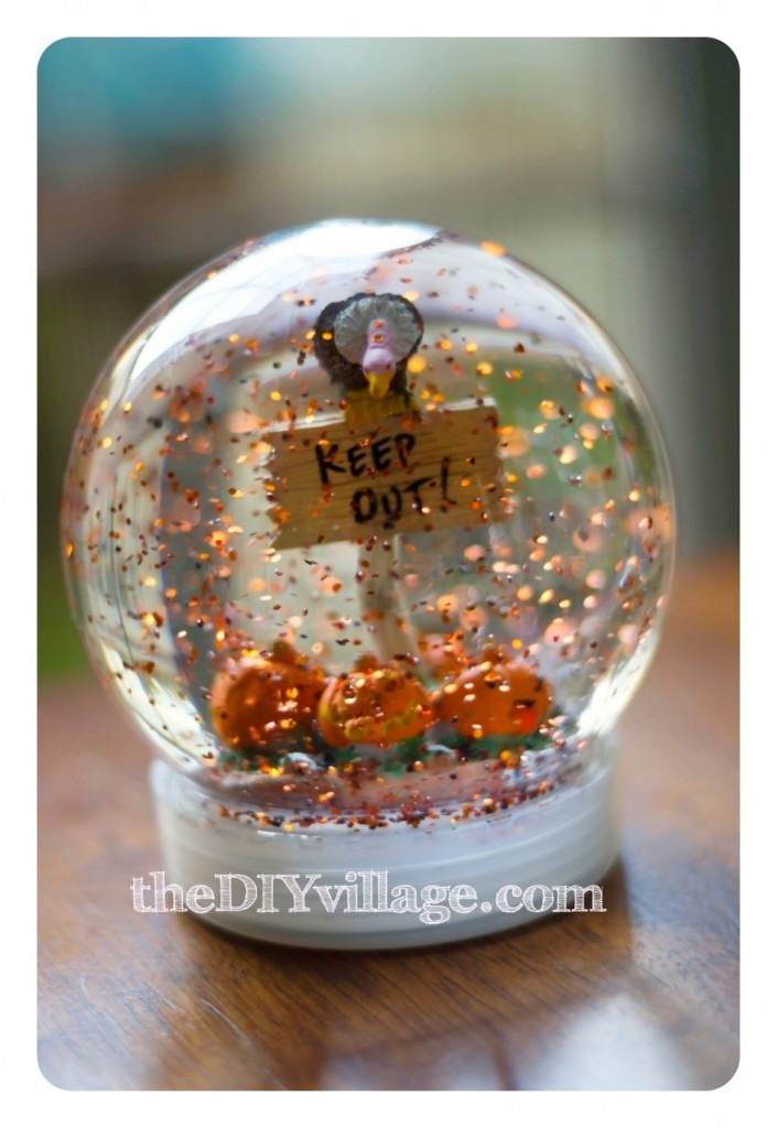 Halloween Decor by theDIYvillage.com