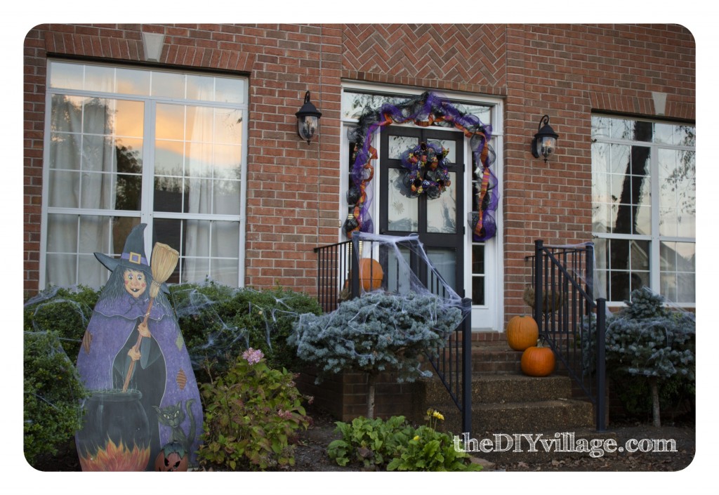 Halloween Decor by: theDIYvillage.com