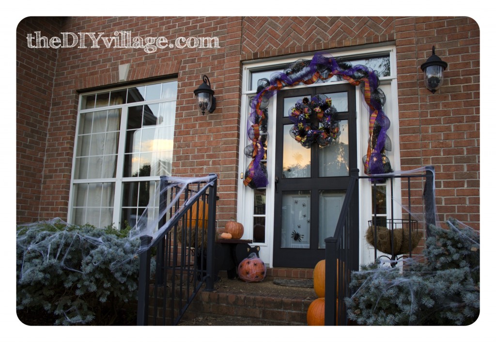 Halloween Decor by: theDIYvillage.com