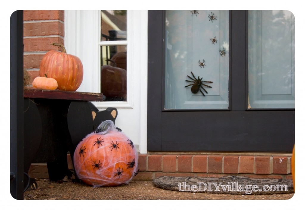 Halloween Decor by: theDIYvillage.com