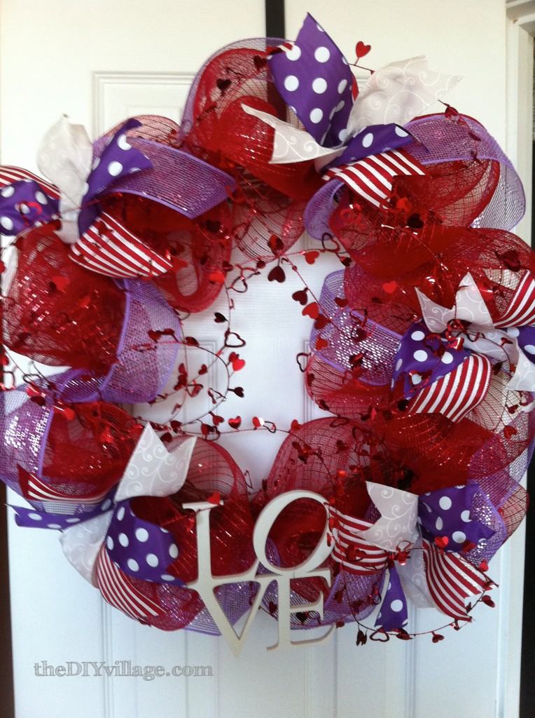 Valentine's Day Decor by:theDIYvillage.com