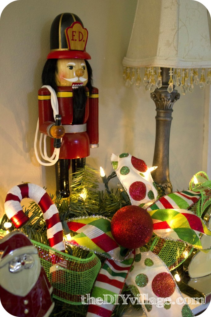 Christmas Decor by: theDIYvillage.com