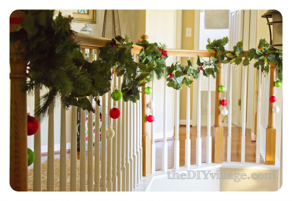 Christmas Decor by: theDIYvillage.com