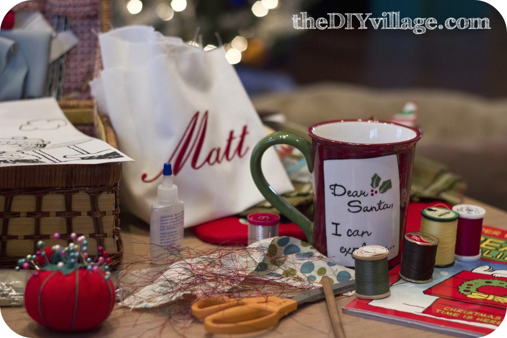 Christmas Crafts by: theDIYvillage.com