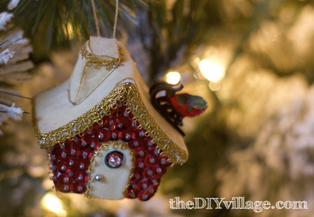 Christmas Decor by: theDIYvillage