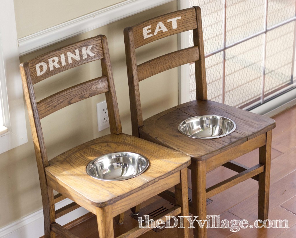 Elevated feeding station.  Perfect for large dogs, especially as they get older and bending to the ground becomes increasingly hard for them. 