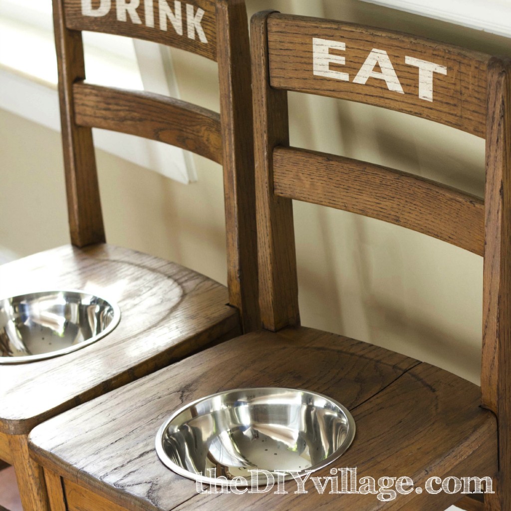 Elevated feeding station.  Perfect for large dogs, especially as they get older and bending to the ground becomes increasingly hard for them. 