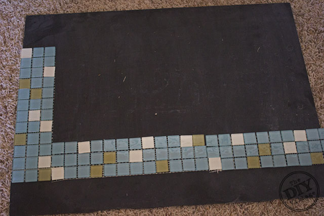 DIY no grout mosaic tile mirror. This is perfect for an apartment!