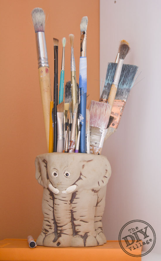 Craft Room paint brush storage