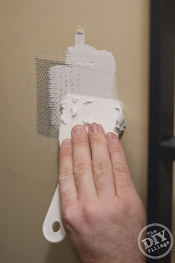 How to repair a hole in the drywall - the EASY way!