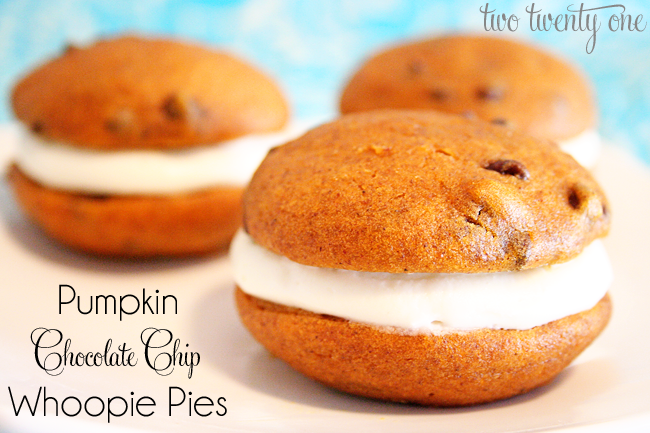 pumpkin+chocolate+chip+whoopie+pies