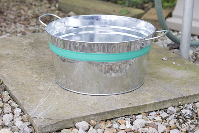 How to antique a galvanized metal bucket