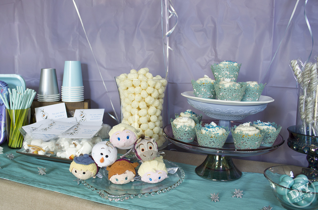 Elsa themed (Frozen) party ideas for the busy mom! So cute. 