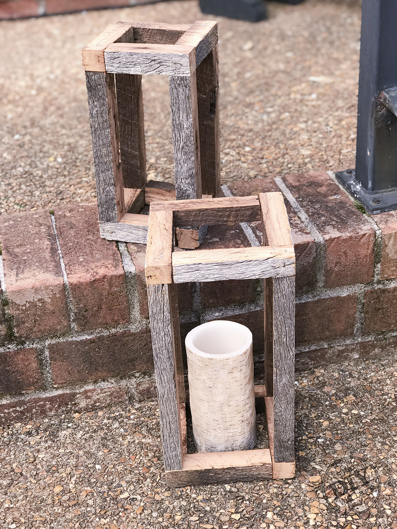 DIY Barnwood Lanterns - easy porch project - #porch #diy #porchdecor #lantern #barnwood #upcycle #frontdoor