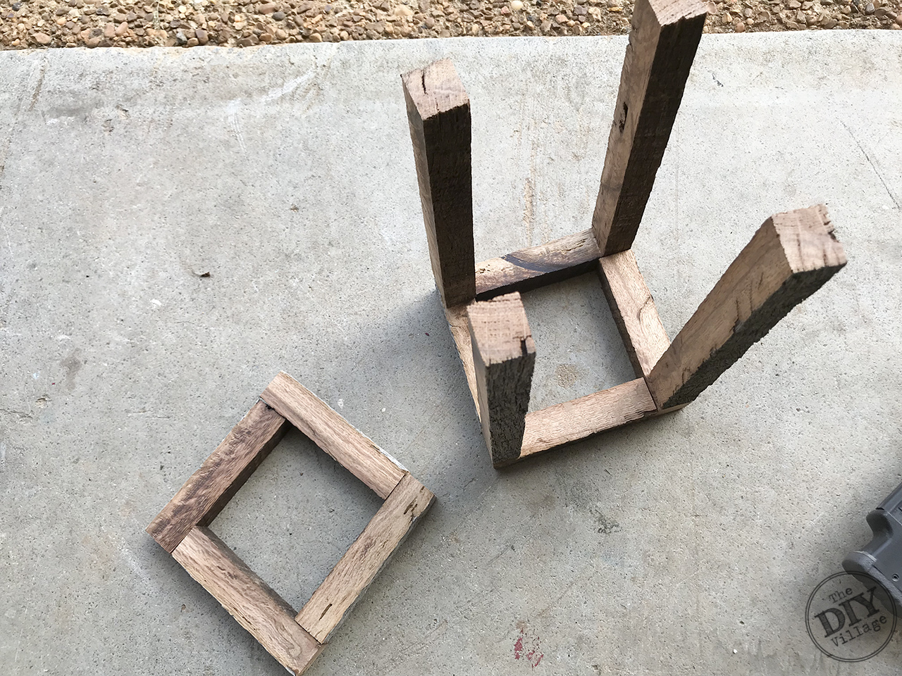 DIY Barnwood Lanterns - easy porch project - dry fit #porch #diy #porchdecor #lantern #barnwood #upcycle 