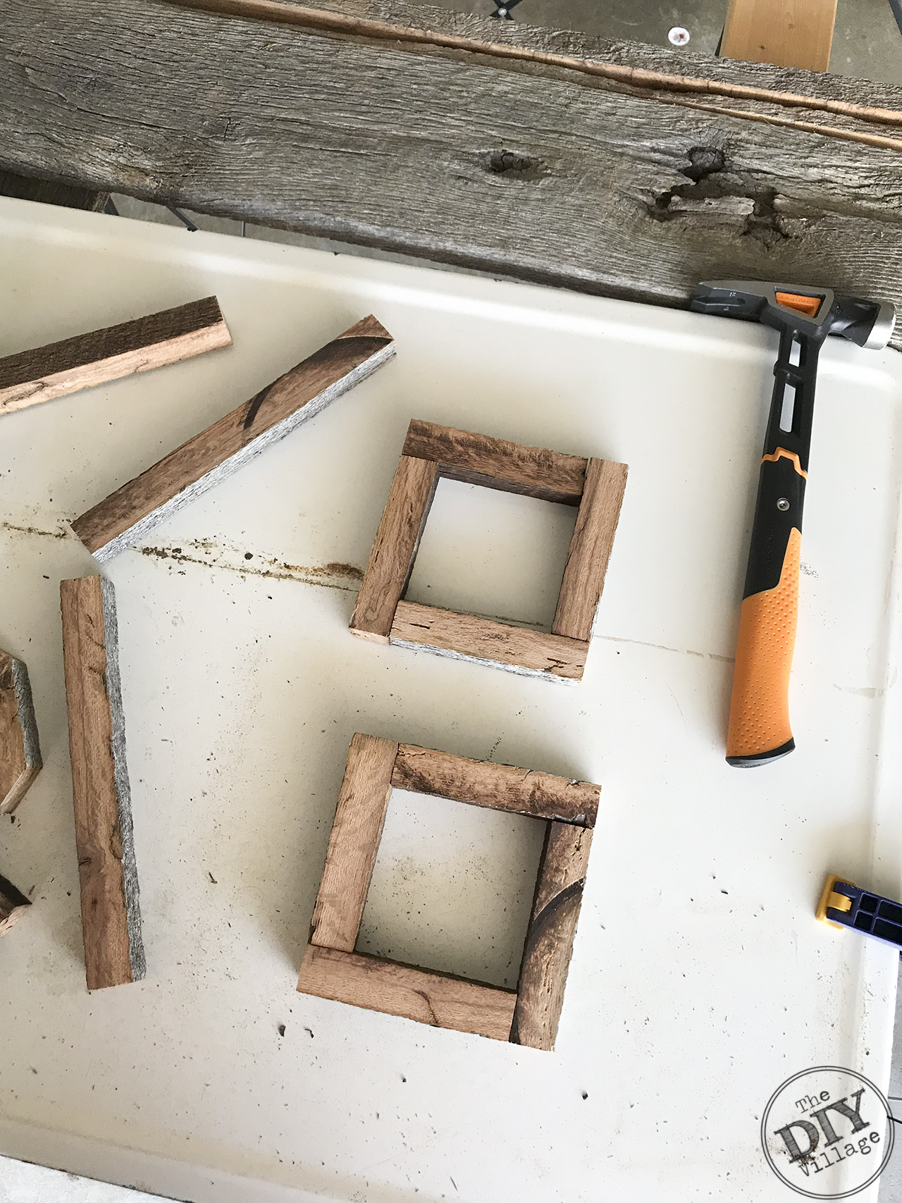 DIY Barnwood Lanterns - easy porch project - top and bottom #porch #diy #porchdecor #lantern #barnwood #upcycle 