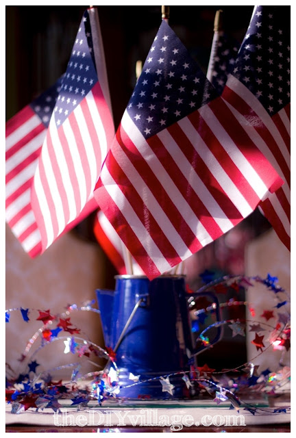 Patriotic centerpiece - creative patriotic ideas #patriotic #memorialday #fourthofjuly #starsandstripes #redwhiteblue