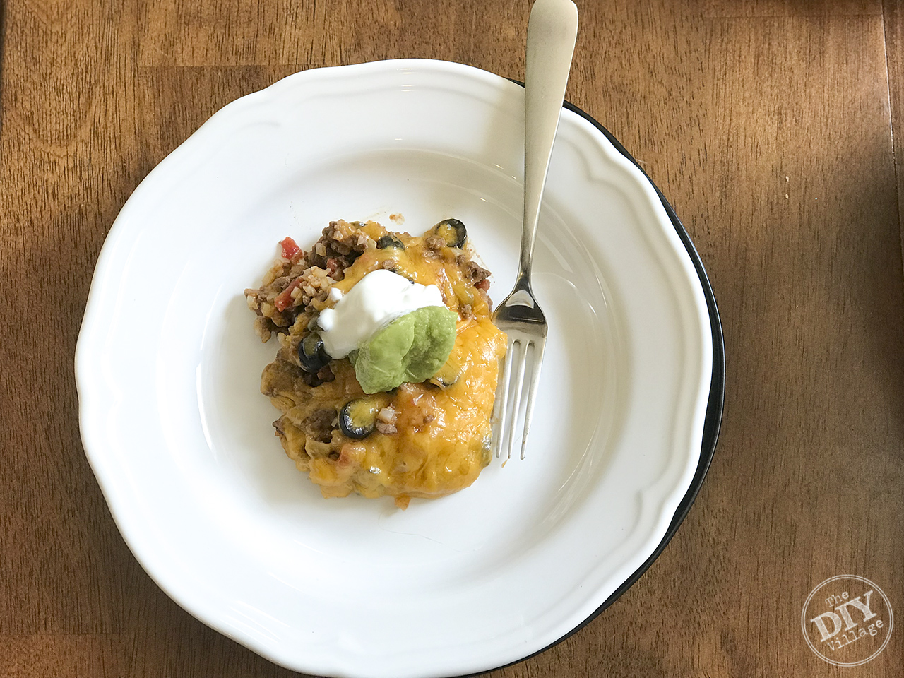 Low carb mexican casserole with riced cauliflower - keto friendly #keto #lowcarb #ricedcauliflower #healthy #ketodiet #recipes #familyfriendly #mexican