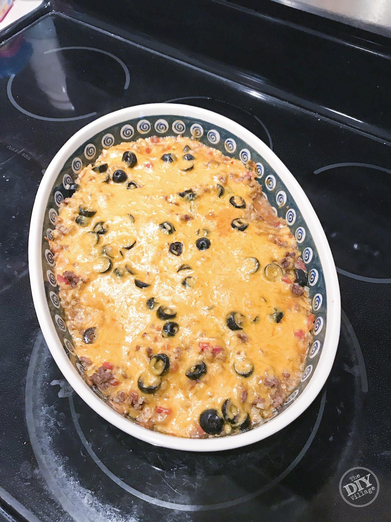 Low carb mexican casserole with riced cauliflower - keto friendly #keto #lowcarb #ricedcauliflower #healthy #ketodiet #recipes #familyfriendlyrecipe #mexican