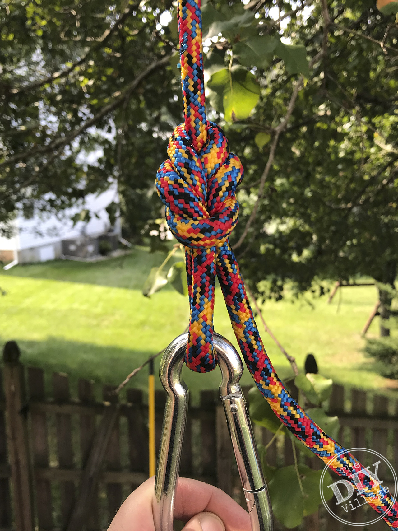 Perfect for kids - DIY platform swing tutorial. #diyswing #platformswing #sensoryswing #outdoor #ropeswing #tutorial #diy #powertoolchallenge