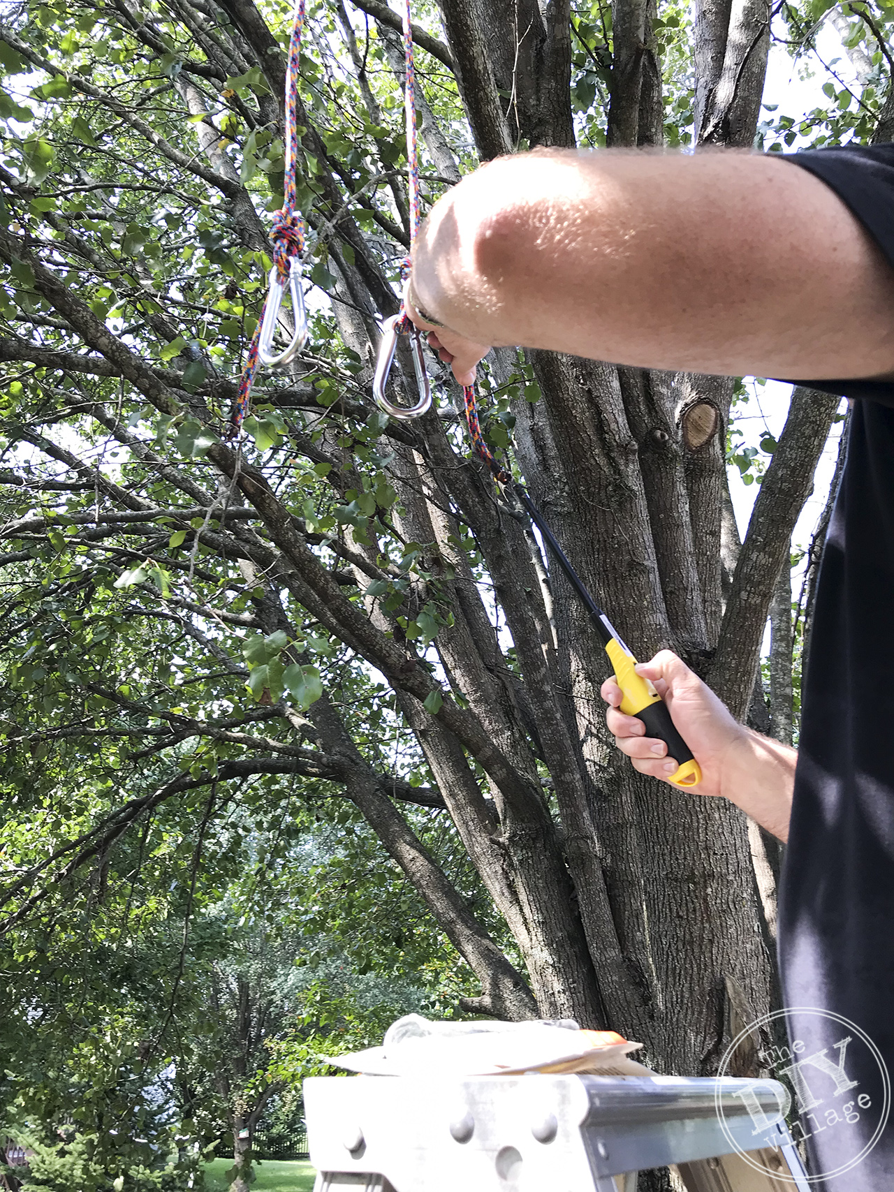 Perfect for kids - DIY platform swing tutorial. #diyswing #platformswing #sensoryswing #outdoor #ropeswing #tutorial #diy #powertoolchallenge