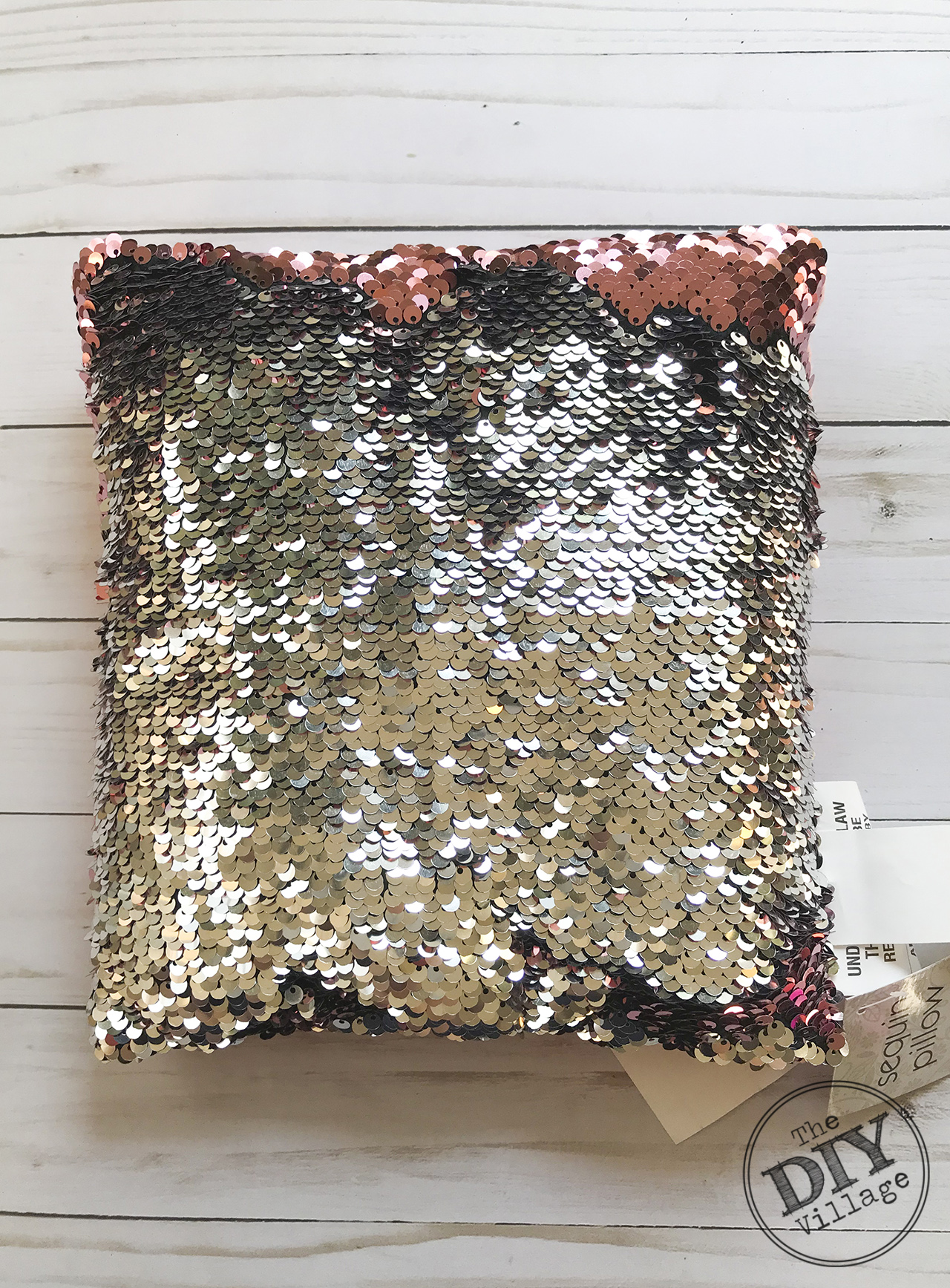 Easy Dollar Store Project - DIY Hidden Message sequin Pillow. They can be personalized with names, messages, anything! Such a fun idea. #hiddenmessagepillow #diycraft #sequinpillow #personalizedgift #monogrmamedgift #bling #sparkle #dollarstorecraft #dollarstorechallenge #fastcraft
