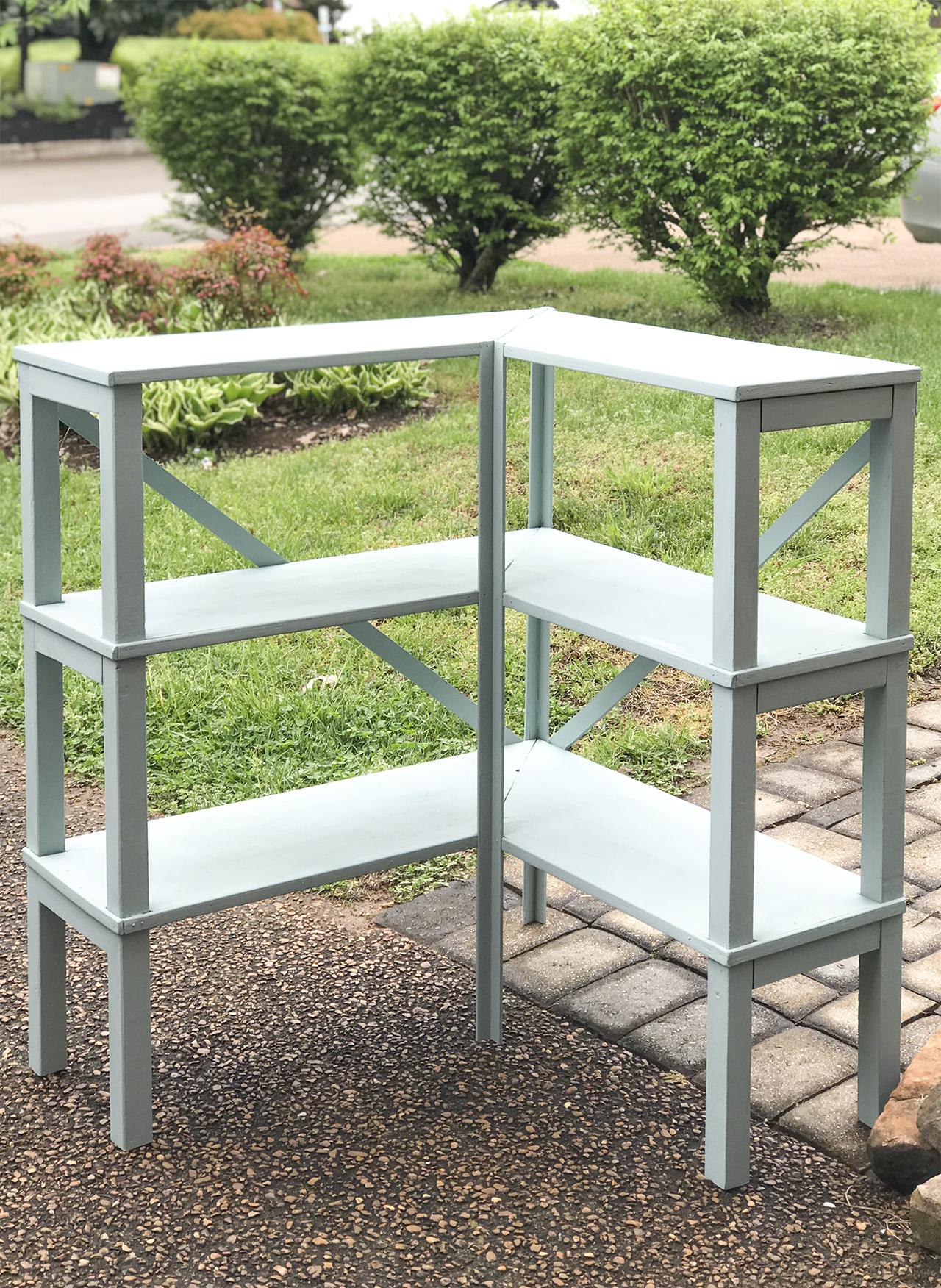 Simple thrift store shelf makeover. Super easy and quick project. #thriftstoremakeover #thriftstore #thriftystyleteam #upcycle #furnituremakeover